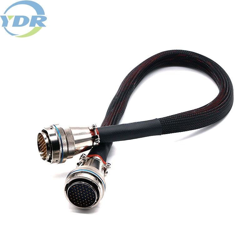 Jaké jsou části drátěného konektoru?